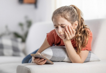 Stress, Androgens Shape Pubescent Development Timing in Girls