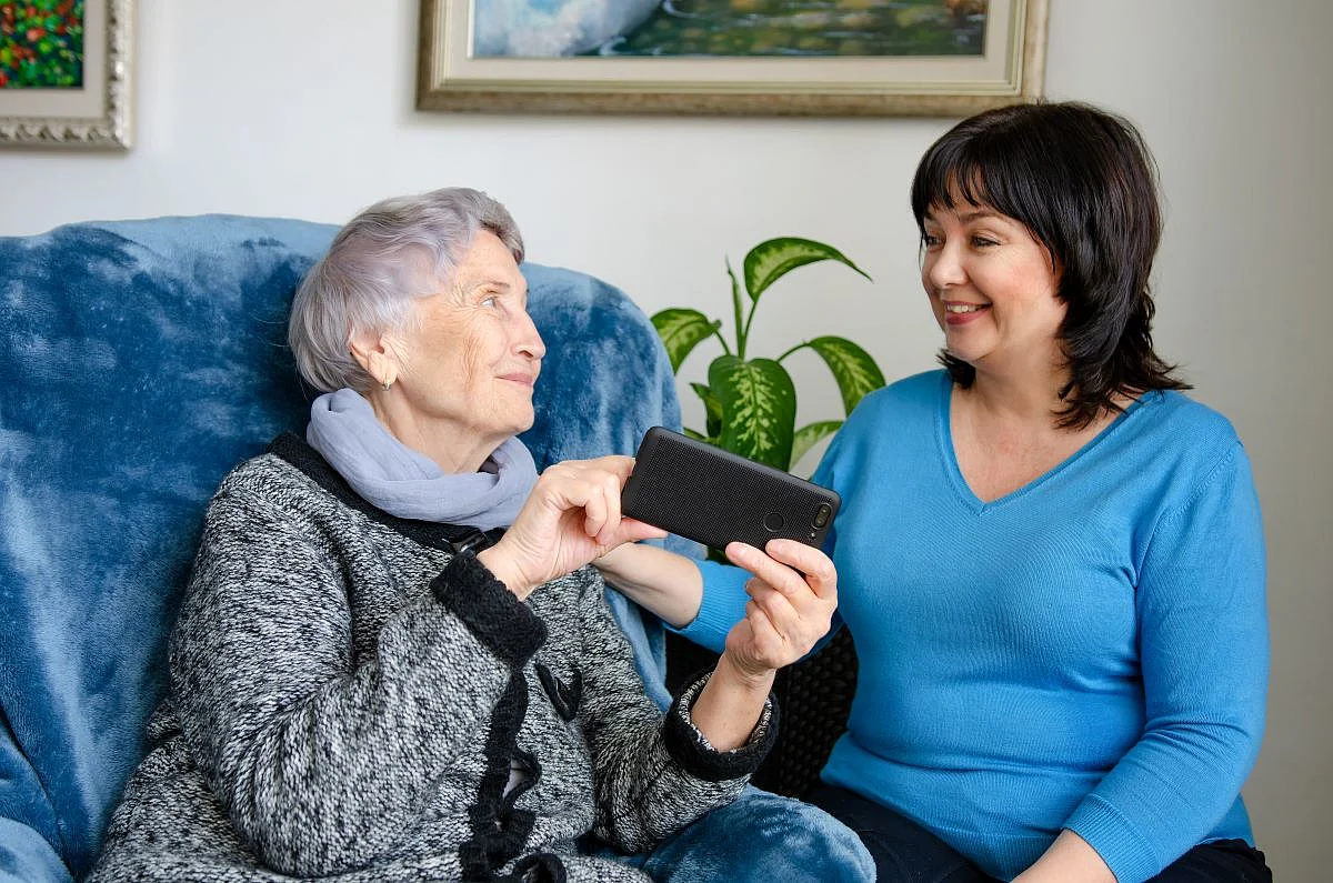 Nieces, Nephews Become Dementia Caregivers Unexpectedly, Study Says
