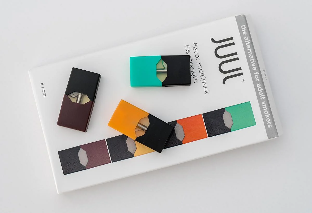 FDA menyetujui juul e-cigs untuk dijual, bertahun-tahun setelah upaya larangan